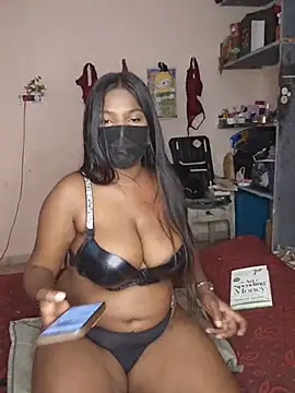 sluttyzoyaa webcam show