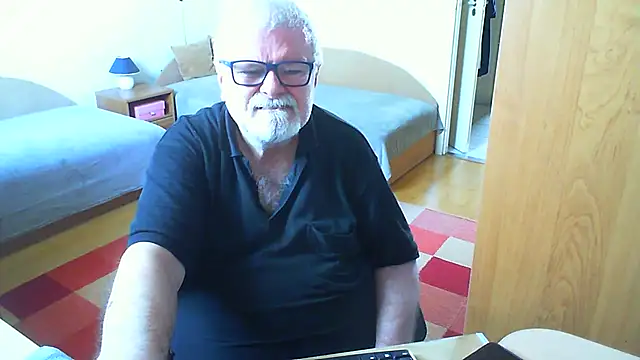 petvarad XXX чат на живо