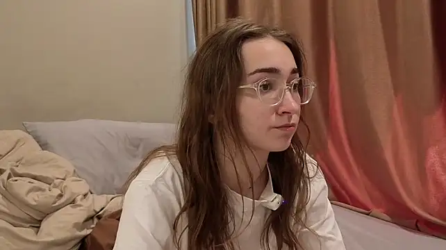 PollyBeev Chat XXX in diretta