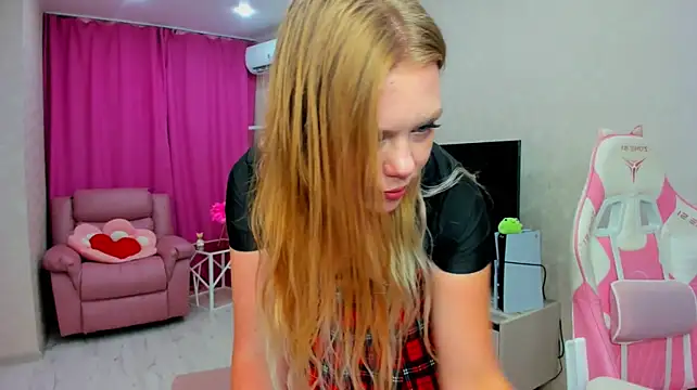 Strawberrye লাইভ XXX চ্যাট