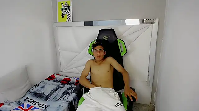 Živý XXX chat RyanFlirty