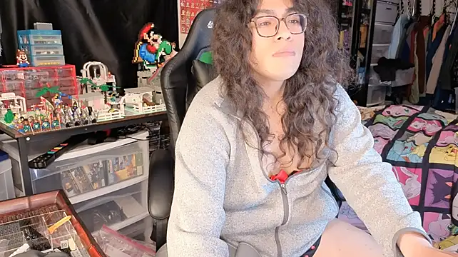 Show modela ShinyCherub na web-kameri