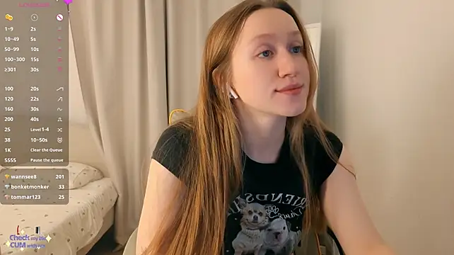 mowalova's Live XXX Chat