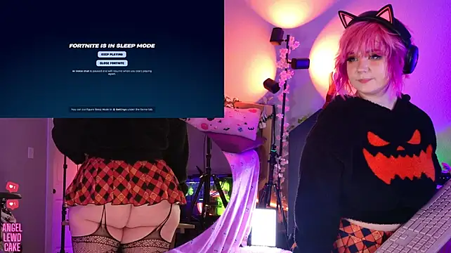 Angel-Lewd-Cake – Live XXX-chat