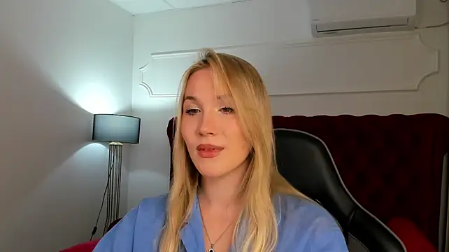 צ'אט XXX בשידור חי של ElaraVoltage