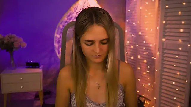 DeboraLarson Adlı Modelin Canlı XXX Sohbeti