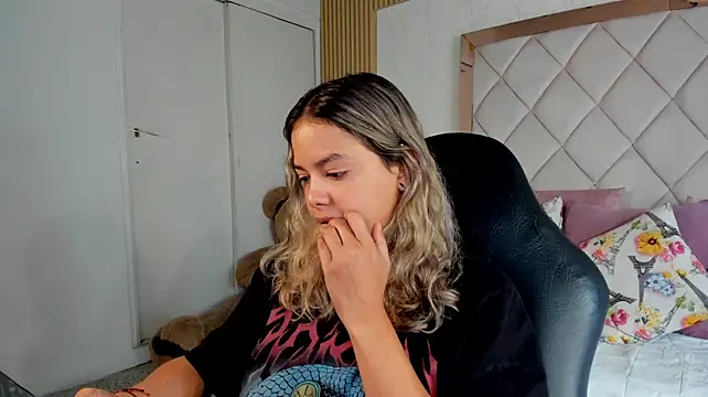 Chat +18 de dulce_lyraa1 ao vivo