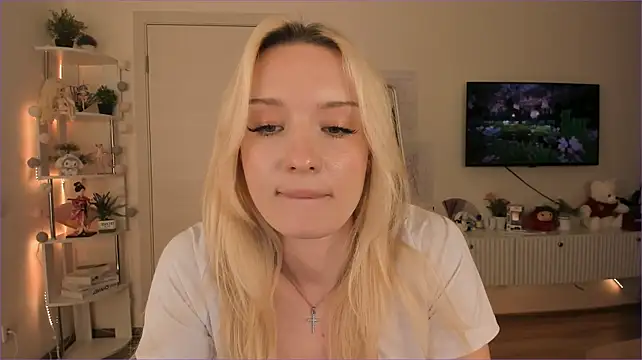 Tiffany_Paw Chat XXX in diretta