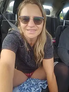 XXX chat uživo modela BLONDKICIA1