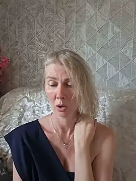 stellahere8 élő XXX-chatje