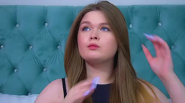 CrystalLyons – Naživo XXX chat