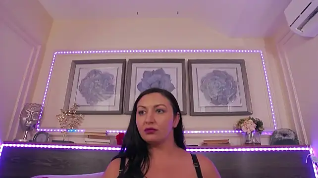 BustyEva_ Chat XXX in diretta