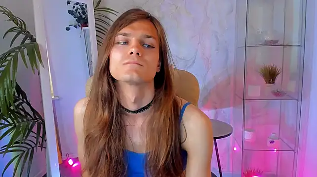 WillFobos Adlı Modelin Canlı XXX Sohbeti