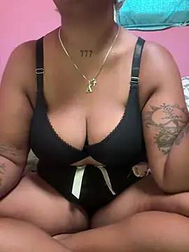 دردشة Madsion23 الجنسية المباشرة