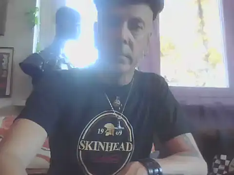 SHARPSkinheadn Live XXX chat