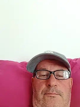 DADDYfucks2015 Adlı Modelin Web Kamerası Şovu