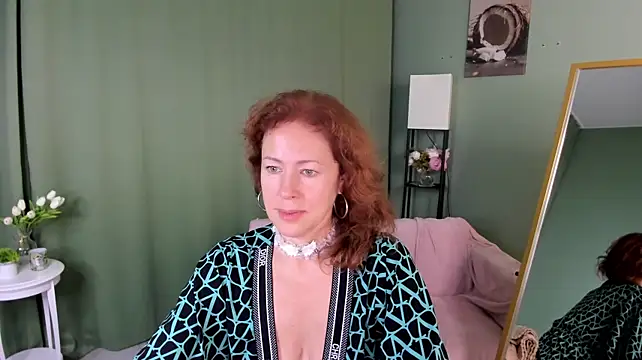 دردشة LeticiaRomano الجنسية المباشرة