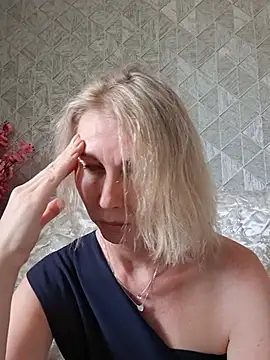 stellahere8: онлайн-секс-чат