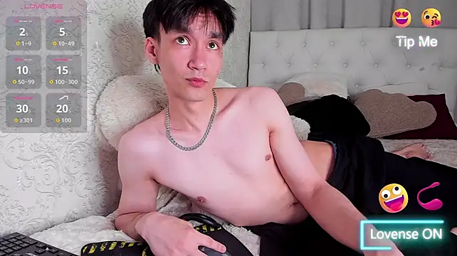 XXX chat uživo modela CalvinChapman