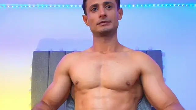 Adonys_Lewis_のウェブカメラショー