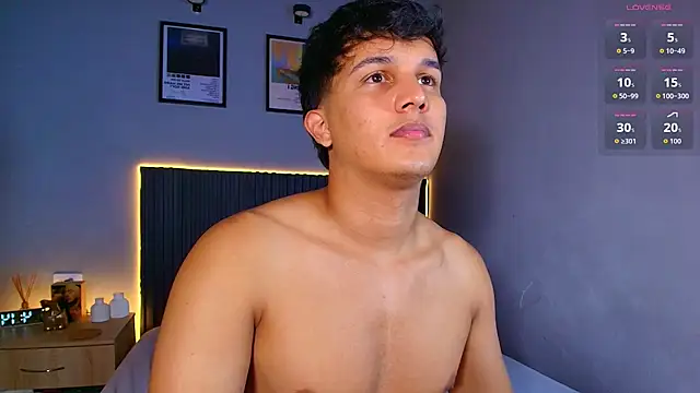 Leo_Savage_ Show Webcam
