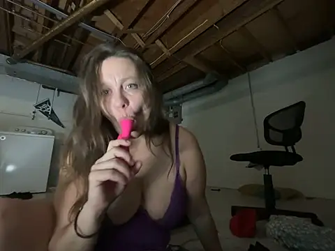 IvanaPlenty's Live XXX Chat
