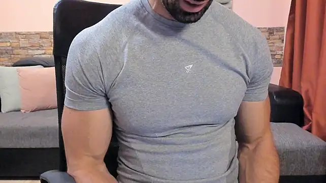 HotHunkTrainer Live XXX Chat