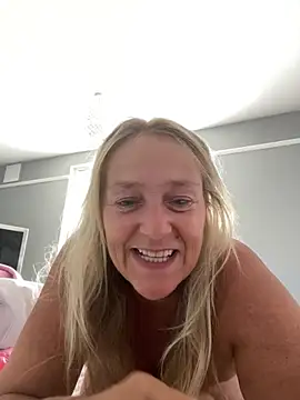 Blondnboujee53 웹캠 쇼