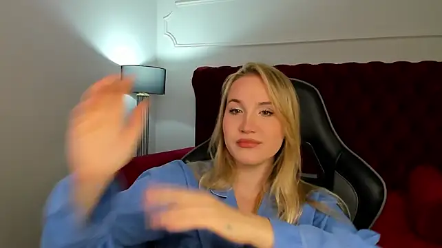 ElaraVoltage Chat XXX in diretta