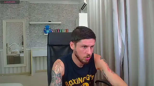 JonahShaw – Naživo XXX chat