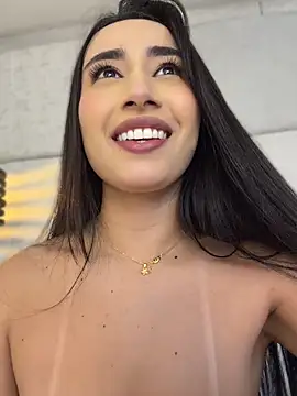 הופעת וובקאם של IvonneOwen