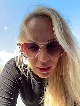 June695_ Webcam show