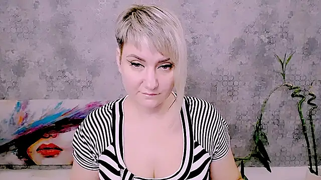 Djullia Adlı Modelin Canlı XXX Sohbeti