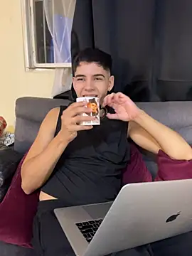 Chat +18 de Johan_fire ao vivo