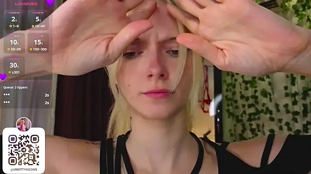 helly_hoff's Live XXX Chat