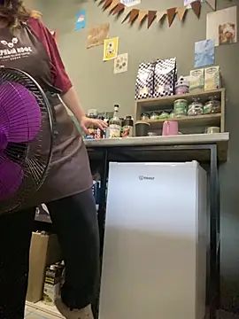 cinnabon_ Show in webcam