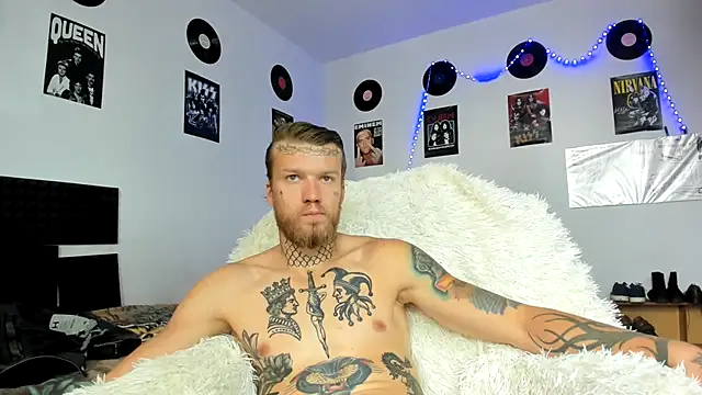 Huntall77n Live XXX chat
