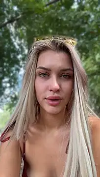 دردشة KikiWatson الجنسية المباشرة