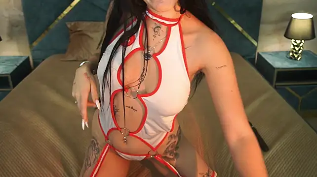 Chat +18 de NikkiGoldSide ao vivo
