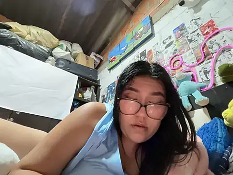 violeta_818 élő XXX-chatje