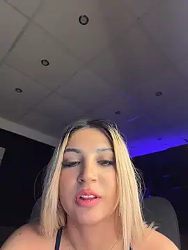 AstridJade Chat XXX live