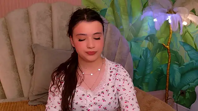 Pauline_Heaven Adlı Modelin Canlı XXX Sohbeti