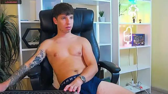 ThomasEdisonn XXX чат на живо