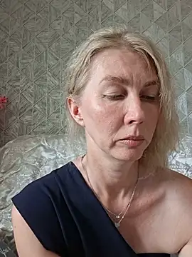 stellahere8 élő XXX-chatje