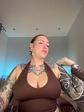 Živý XXX chat Tattitude_