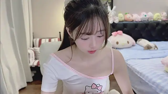 Evacute-top's Live XXX Chat