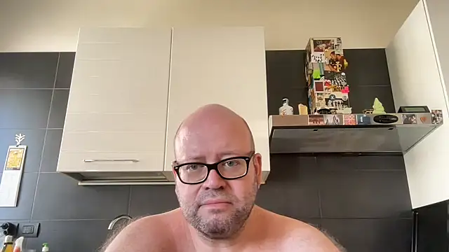 theitalianbear Webcam Show