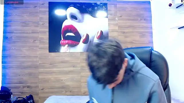 ivan_cooper: онлайн-секс-чат