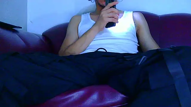 LatinopervsのライブXXXチャット