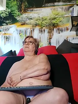 Czat XXX na żywo – QueenPammy1
